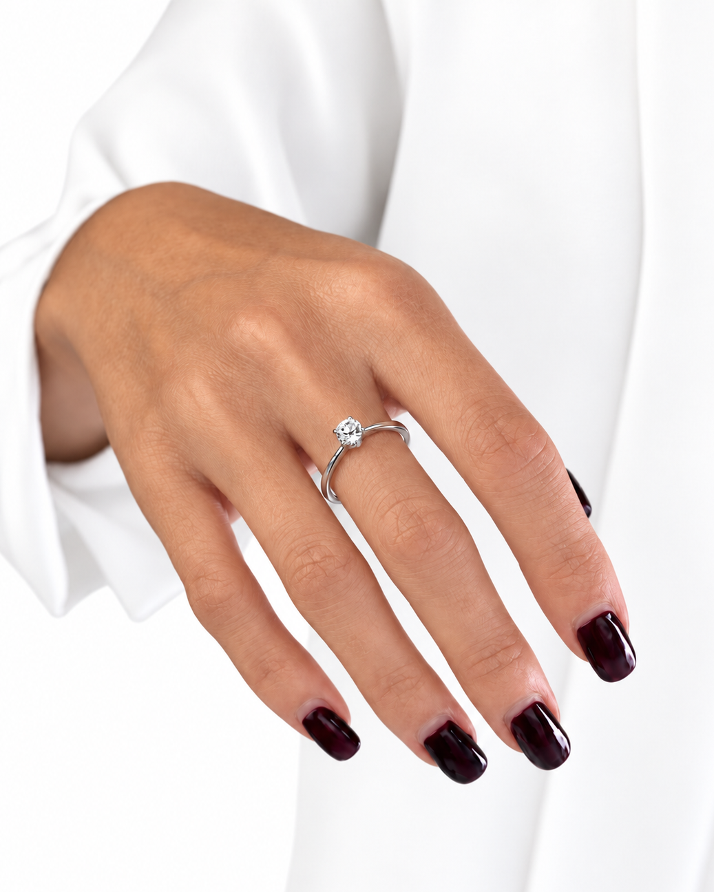 Anello Solitario Medium in Argento 925 e Diamanti Lab Grown