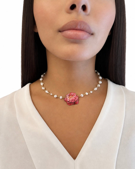Girocollo con Perle e Camelia Fucsia