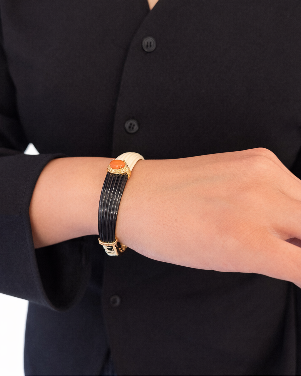 Bracciale Noemi in Brass dorato bianco e nero