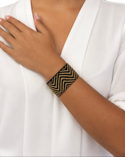 Bracciale fatto a mano in Argento placcato Oro Giallo 18kt e seta Nera