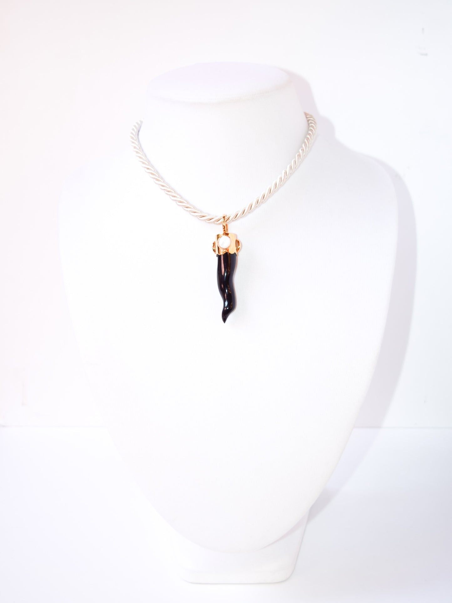 Collana Cornetto Bianco e Nero
