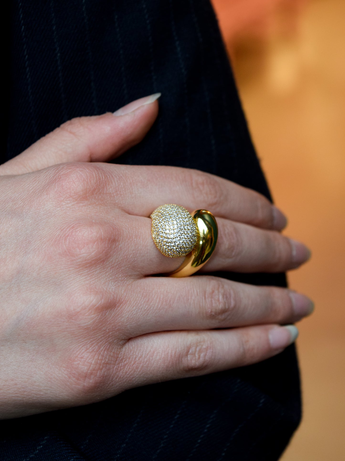 Anello Brass con Zirconi