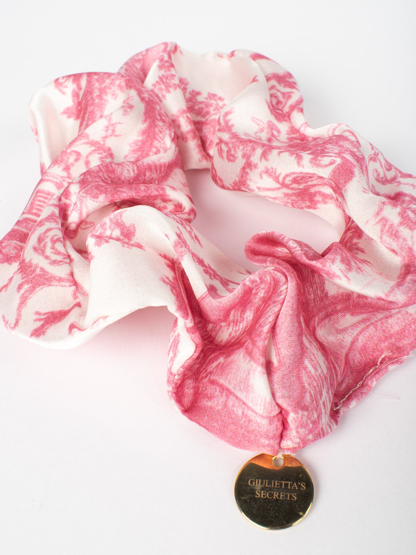 Scrunchie Rosa – Toile de Jouy Bacio