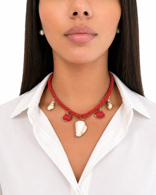 Girocollo con Torsone rosso e Conchiglie