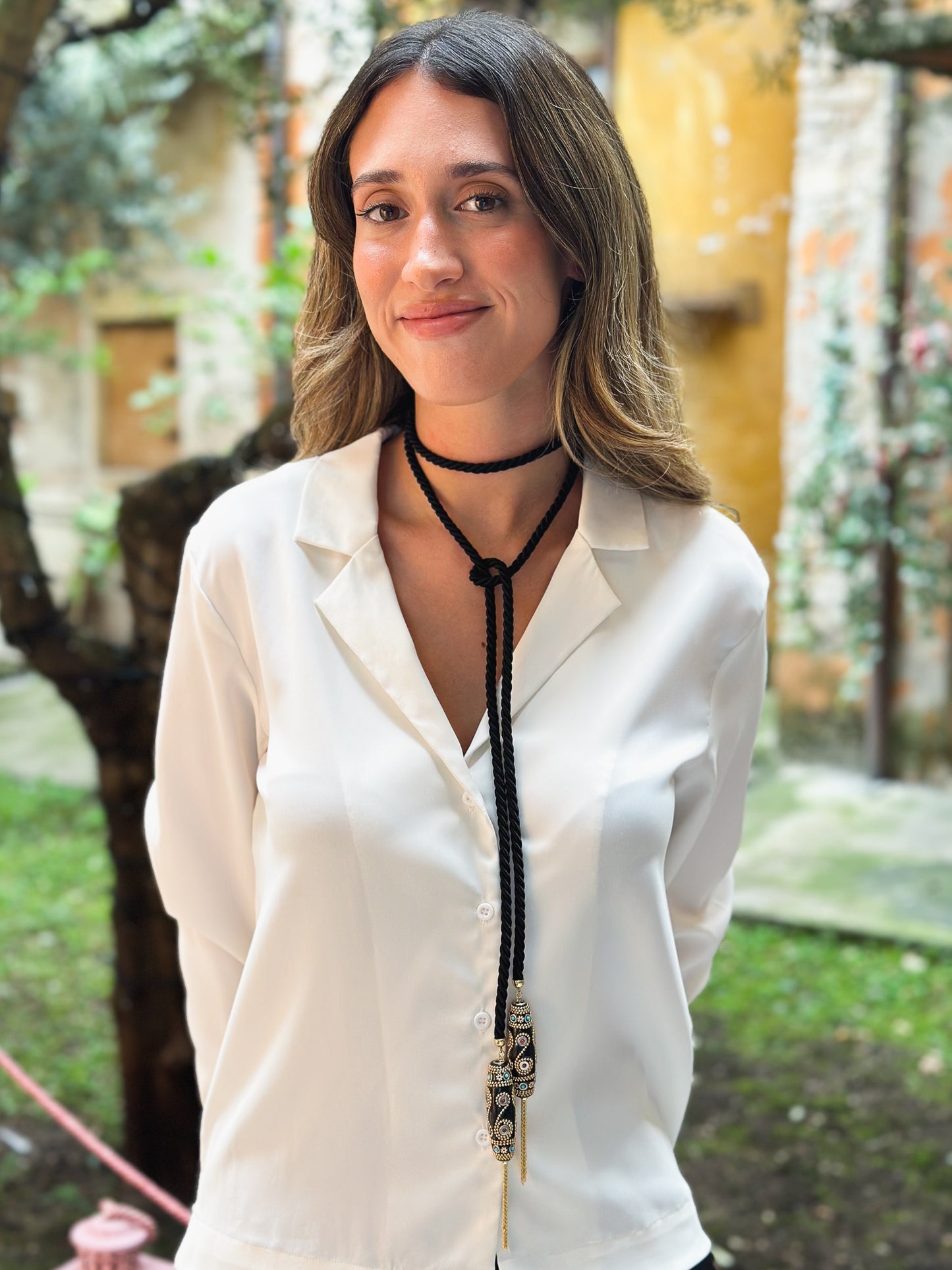Collna Eleonora con Torsone di seta Nero