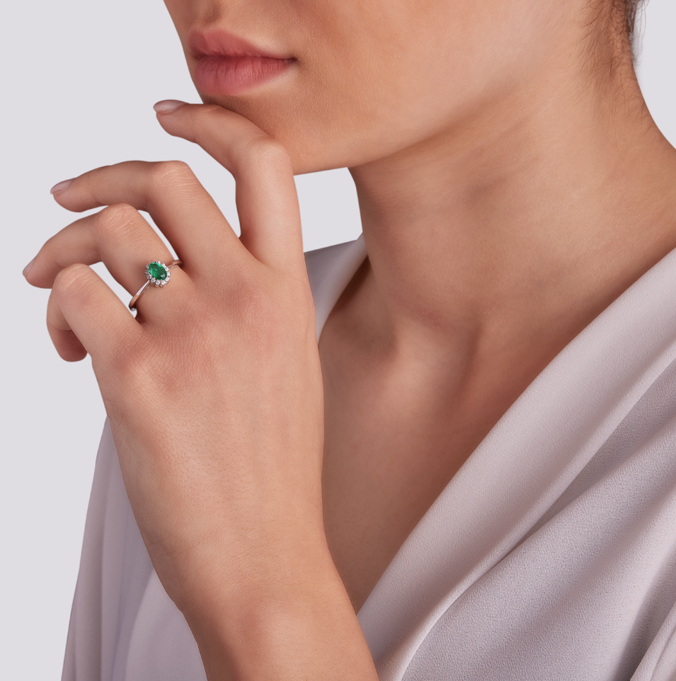 Anello Smeraldo 0,42ct e Diamanti 0,10ct