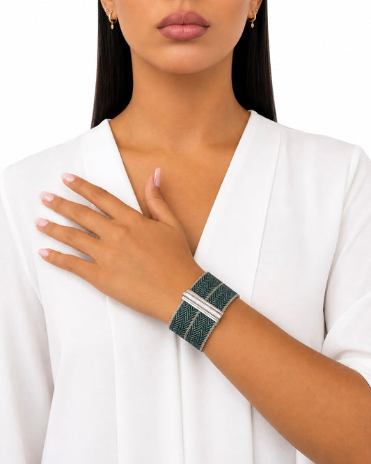 Bracciale fatto a mano in Argento Rodio e seta Verde