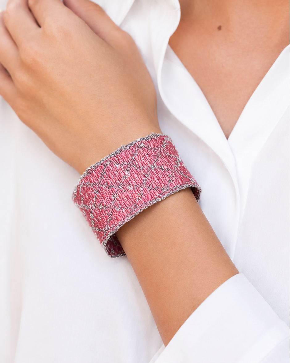 Bracciale fatto a mano in Argento Rodio e seta Rosa