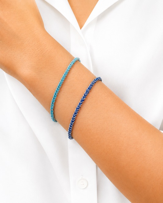 Bracciale morbido in Argento rodio fatto a mano con seta Blu e Azzurra