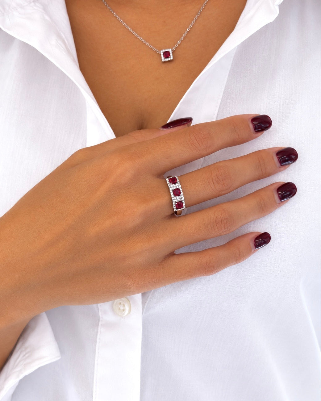 Anello in Argento 925, 3 Rubini e Diamanti Lab Grown