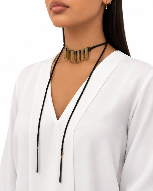 Collana fatta a mano con filo di Seta Nero e Frange