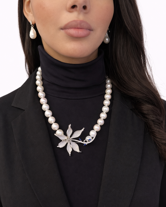 Collana con Perle e Spilla Fiore
