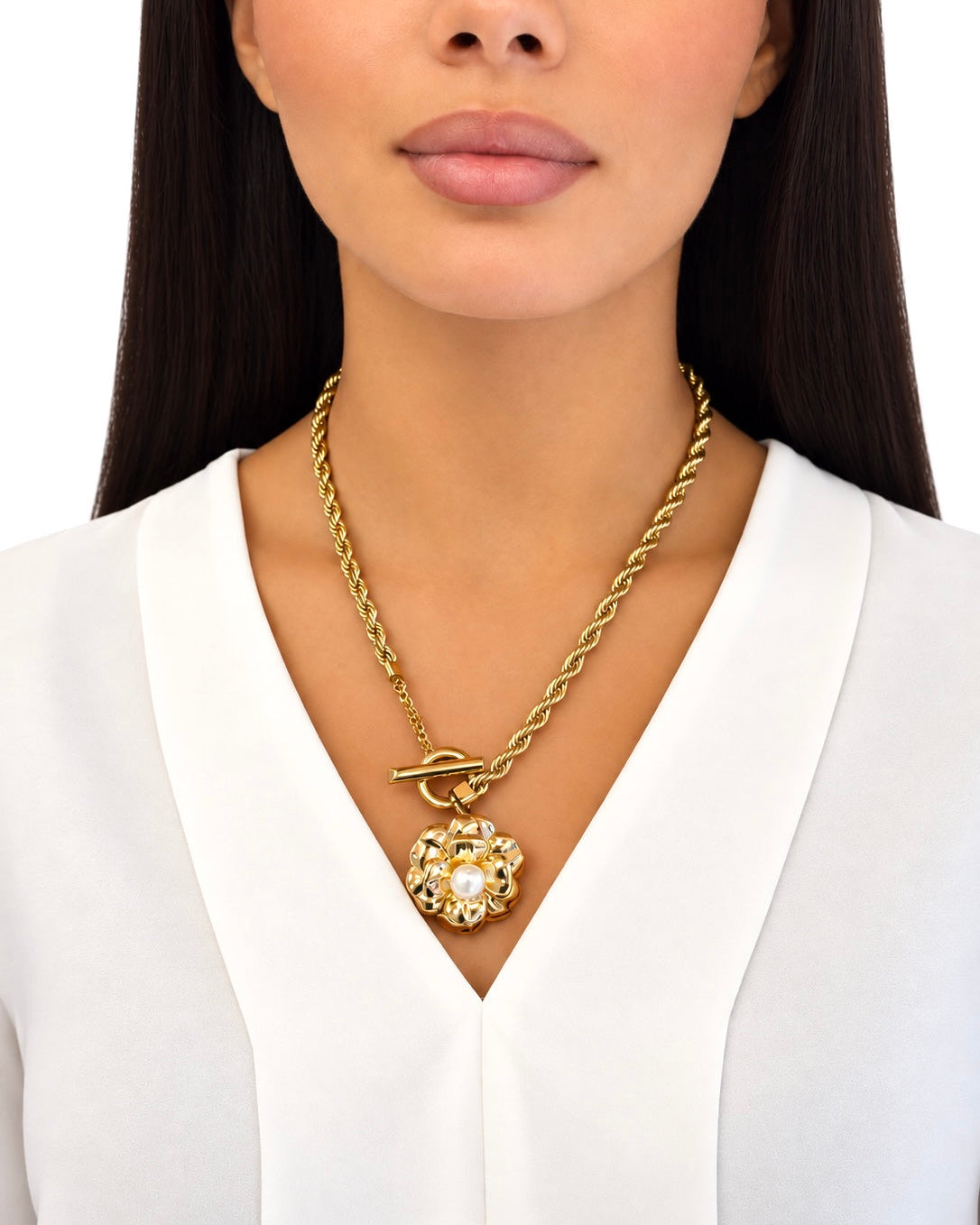 Collana realizzata a mano con Torsone e pendente Camelia in Brass - PREZZO SU RICHIESTA