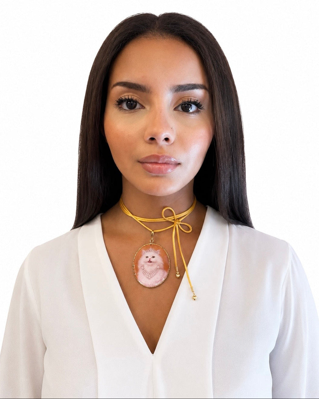Collana con Filo di Seta Giallo e pendente Gatto