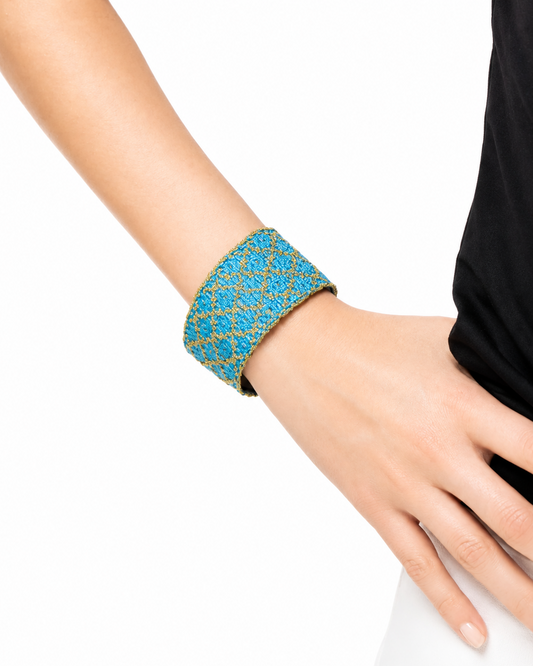 Bracciale fatto a mano in Argento placcato oro giallo 18kt con seta Azzurra