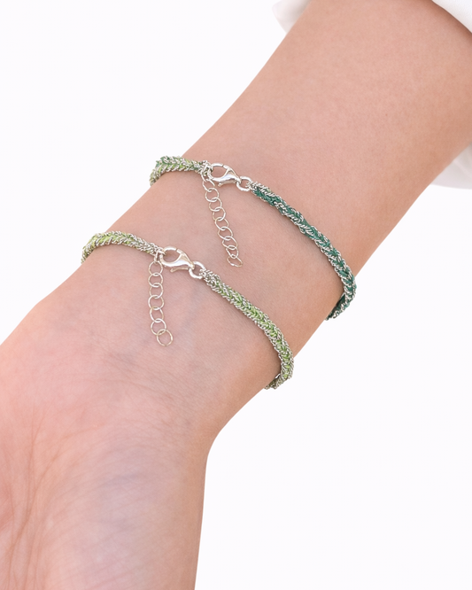 Bracciale morbido in Argento rodio fatto a mano con seta Verde