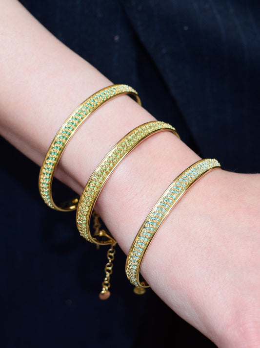 Bracciale rigido fatto a mano con seta colorata