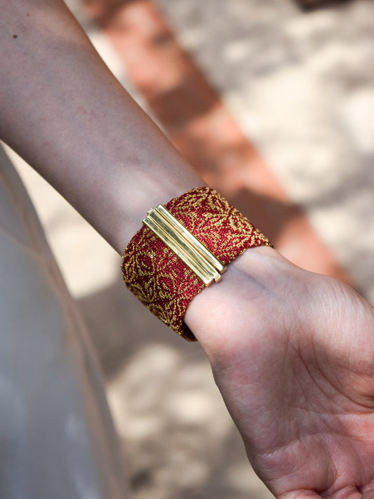 Bracciale fatto a mano in Argento placcato oro giallo 18kt con seta Fragola