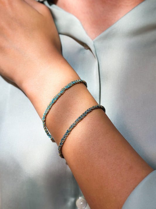 Bracciale in Argento placcato oro giallo 18kt fatto a mano con seta Azzurra