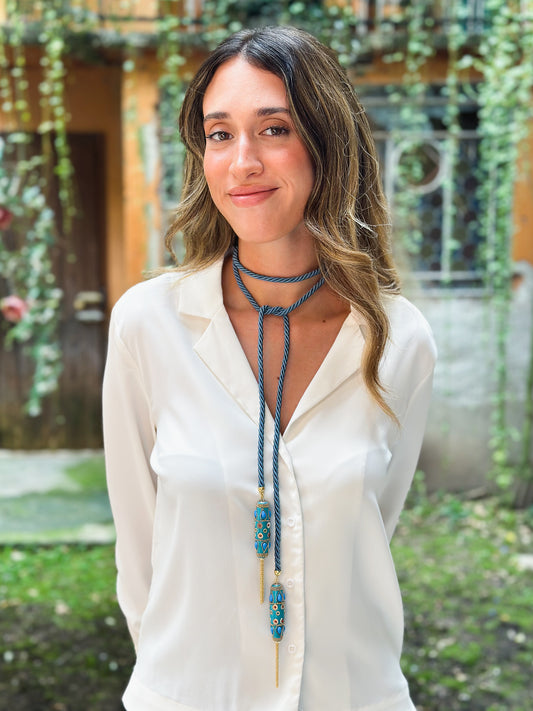 Collna Eleonora con Torsone di seta e smalto Azzurro