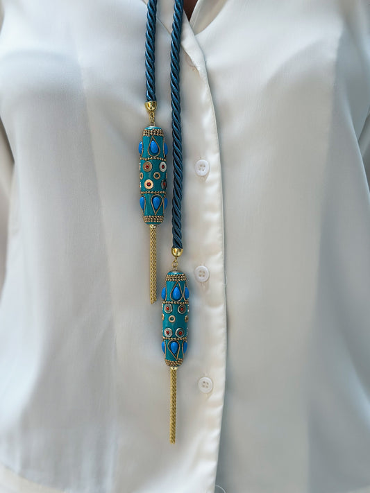 Collna Eleonora con Torsone di seta e smalto Azzurro