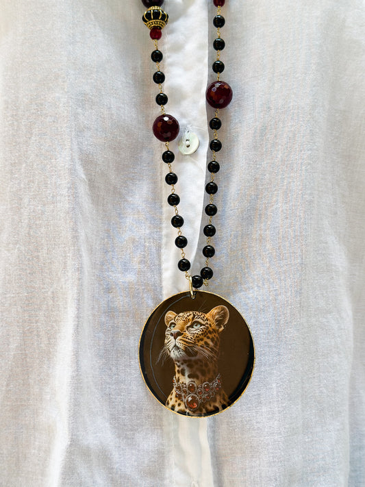 Collana Lunga con pendente Leopardo e Agata Bordeaux