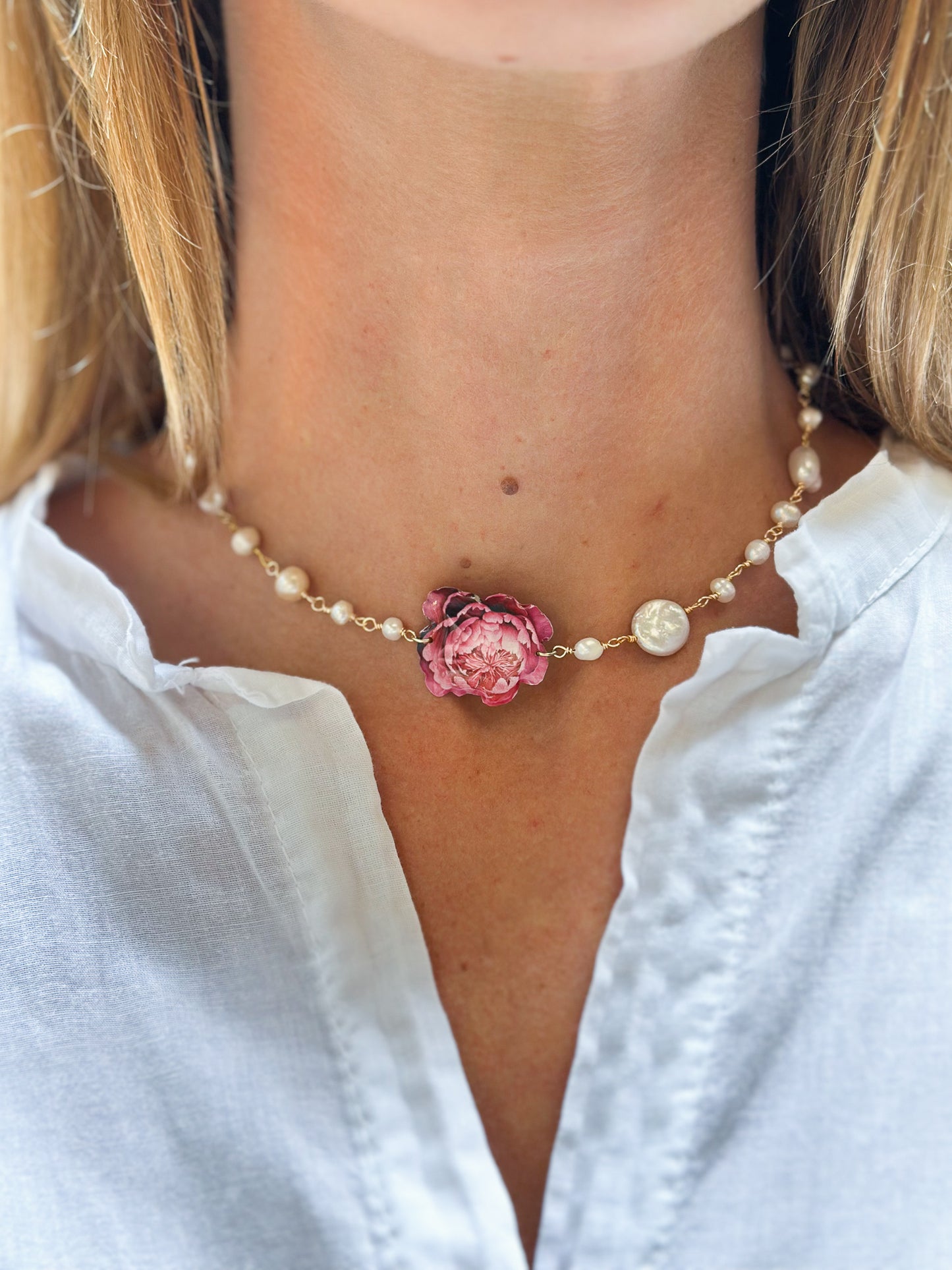 Girocollo con Perle e Peonia rosa