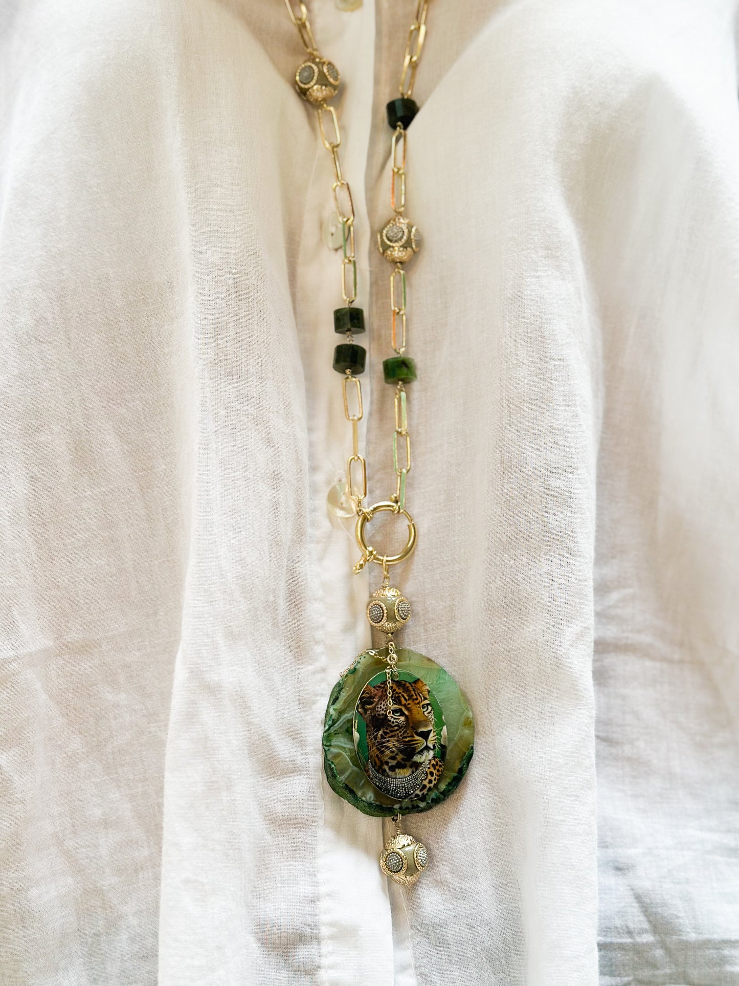 Collana Lunga in Argento con Giada e Onice con pendente Ghepardo