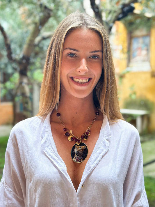 Girocollo in Argento e Agata Bordeaux con pendente Ghepardo