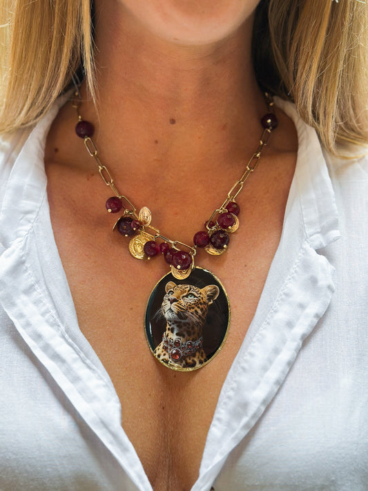 Girocollo in Argento e Agata Bordeaux con pendente Ghepardo