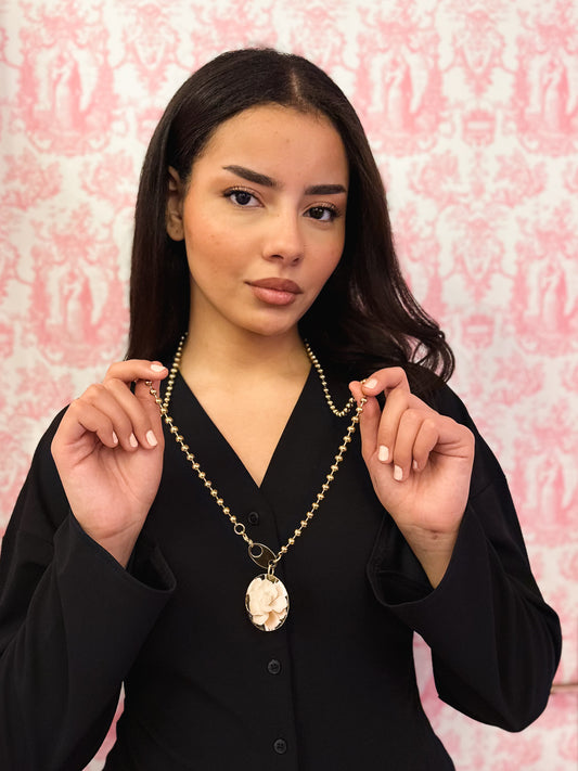 Collana in Acciaio con pendente Camelia