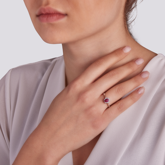 Anello Rubino 0,48ct e Diamanti 0,10ct