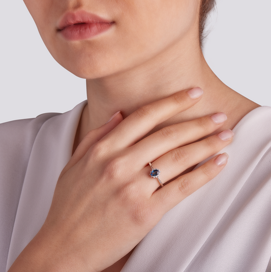 Anello Zaffiro 0,48ct e Diamanti 0,10ct