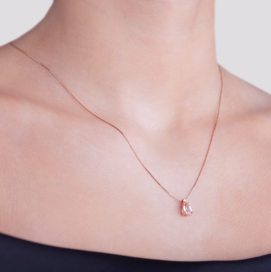 Collana Morganite Taglio Goccia 0,67ct e Diamanti 0,02ct